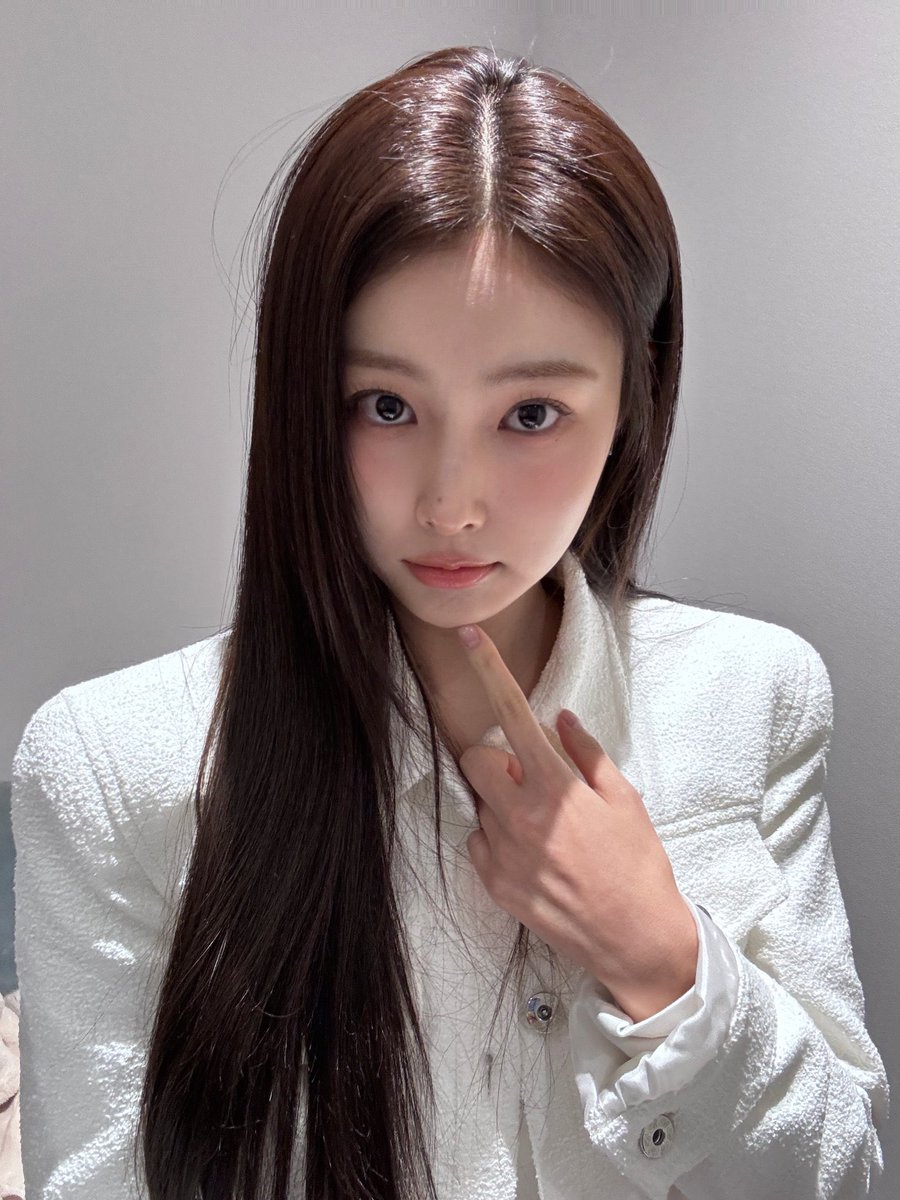 hyewon pics ❄️ tweet media