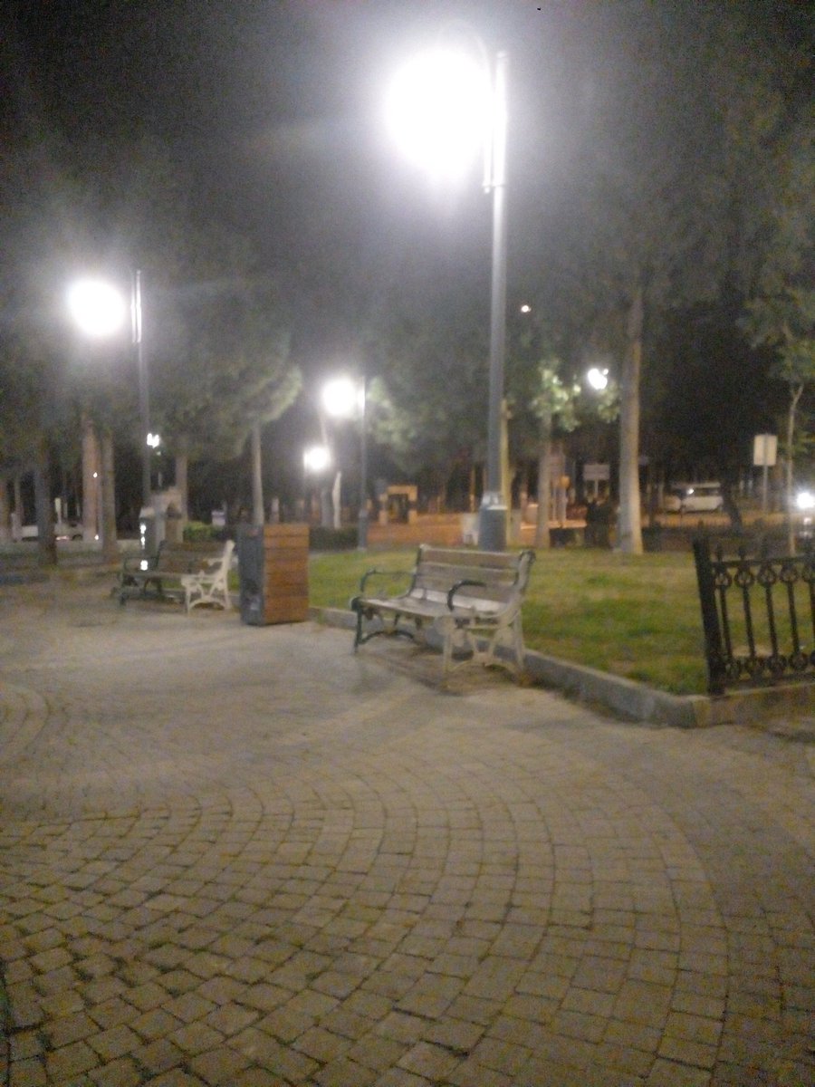 Kuşadası merkezdeyim tek erkegim müsayit cift arkadaslar varmı