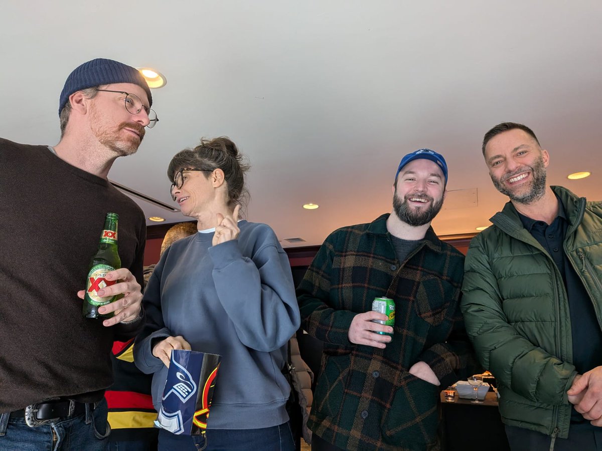 LimitlessAV's tweet image. 🎉Holiday Cheers with our Team🏒! 

We wrapped up the year with an unforgettable holiday celebration at the @Canucks game! 

Here’s to the relationships we’ve built, the momentum we’ve gained, and an even more exciting year ahead. 

#HolidayEvent #TeamCelebration #Canucks