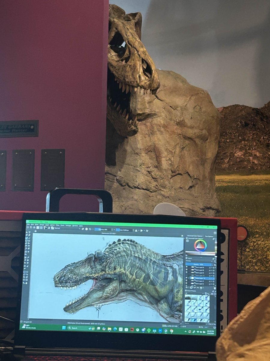 Claymore_Art's tweet photo. I love volunteering here, brought my laptop and did some work during my shift https://t.co/S62kV3D4sE