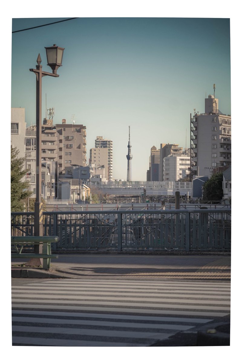 2025.12.28

『The center of Tokyo』

正直失敗作なので載せようか迷ったのですが…💦
天気とスカイツリーが噛み合ってくれました✨