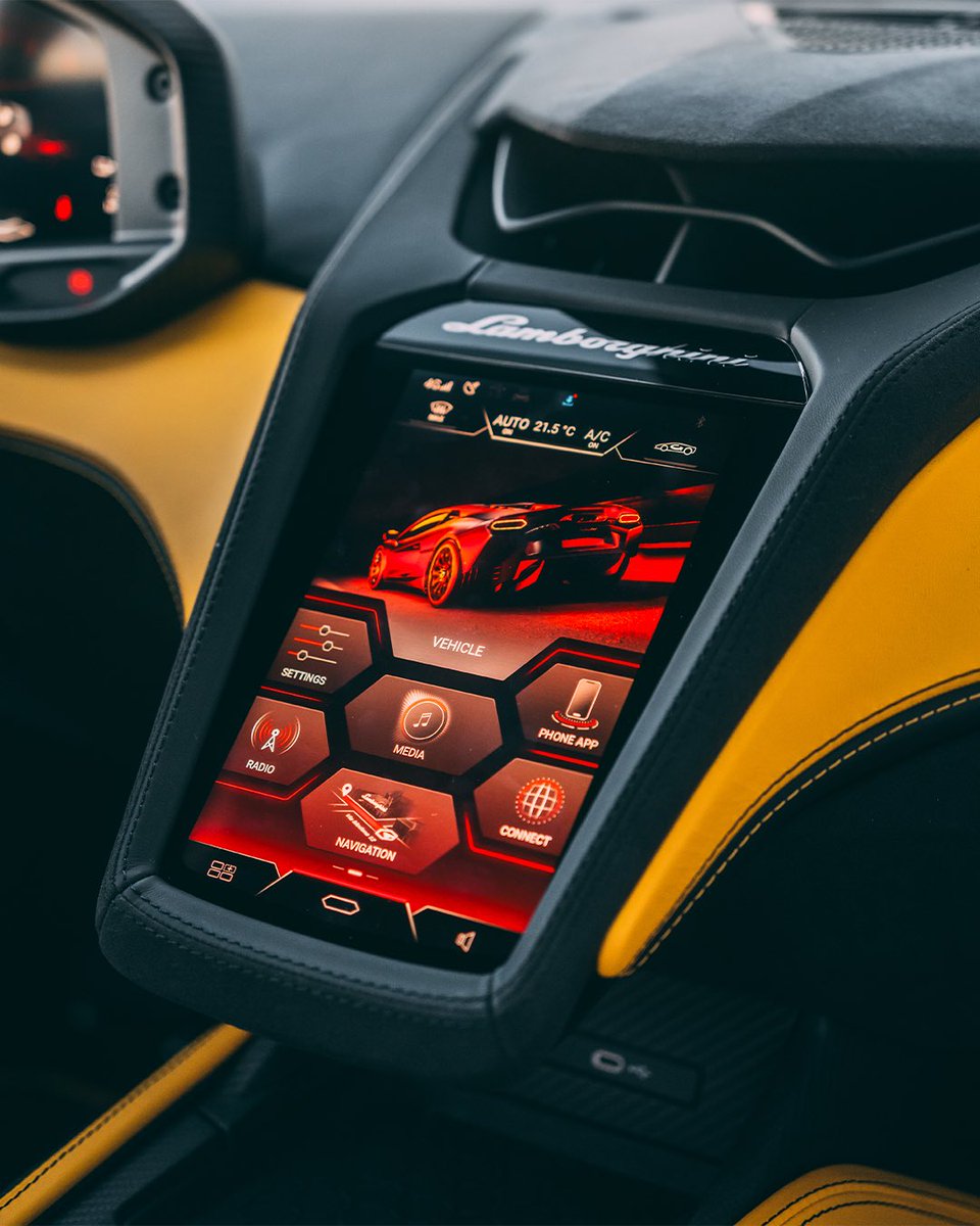 As sunset gets closer, Lamborghini Temerario in Giallo gets brighter: sharp lines, pilot-inspired cabin, and unmistakable presence on track.