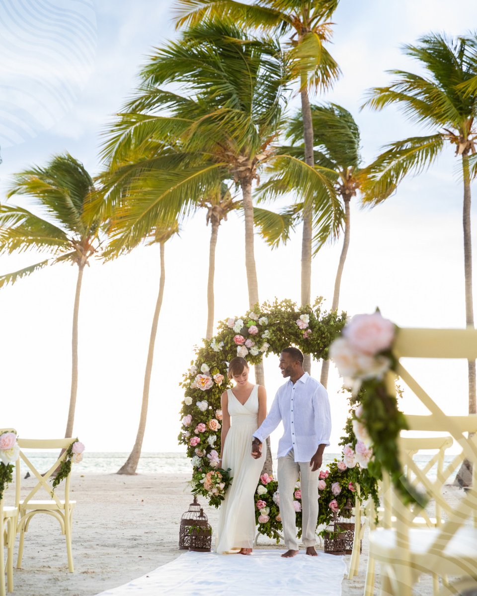 getawayvacays's tweet photo. There’s no better paradise to start your happily ever after. #HyattZilaraCapCana #WeddingWednesday https://t.co/rmKZGbOWoK