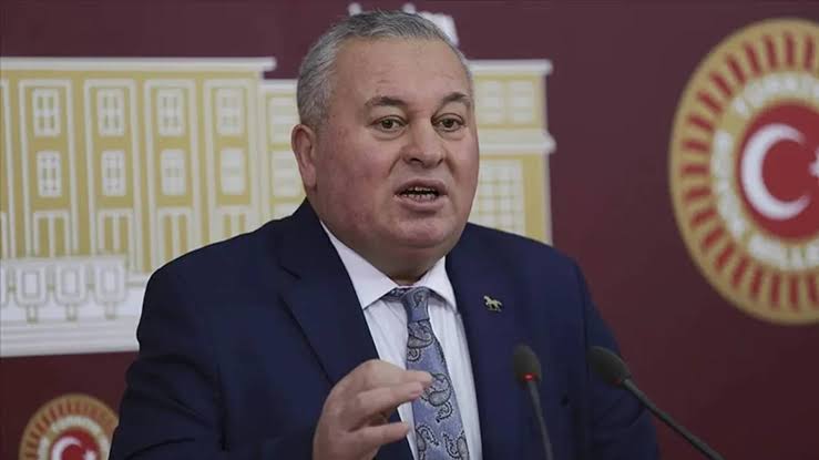 ycelltaskin16's tweet image. Kademeli emeklilik sorunu hakkında meclise ve çalışma bakanlığına soru önergesi sunan Cumhuriyet Halk Partisi milletvekili sn @cenginyurt52  beyefendiye şahsım adına ve kademeli emeklilik bekleyen vatandaşlarımız adına teşekkür ediyorum 

#KademeKırkÜçtenBaşlar