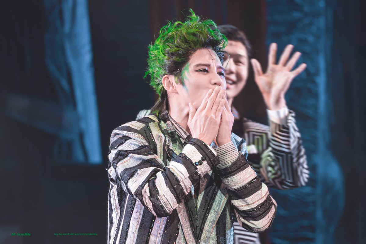 lucylallaice's tweet image. 260106 뮤지컬 비틀쥬스 커튼콜데이
🔗mr-incredible.com/362 

...🖤👻💚
#김준수 #XIA #비틀쥬스