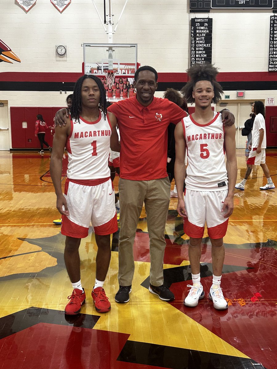 MacArthur Boys Basketball tweet media