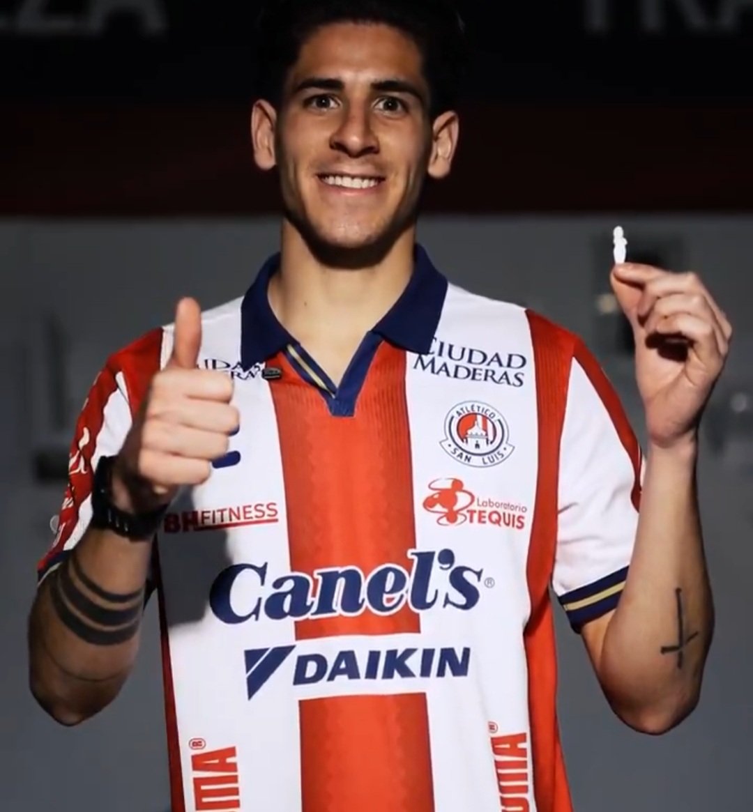 El <a href="/AtletideSanLuis/">Atlético de San Luis</a> hace oficial un nuevo fichaje para la parcela ofensiva. Se trata de #SantiagoMuñoz, del Santos Laguna, que ha estado jugando recientemente para el Kansas City de la MLS. También tuvo un periplo europeo con el filial del Newcastle inglés.

#SuerteSantiago