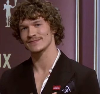 THERE GOES MY BABYYYY