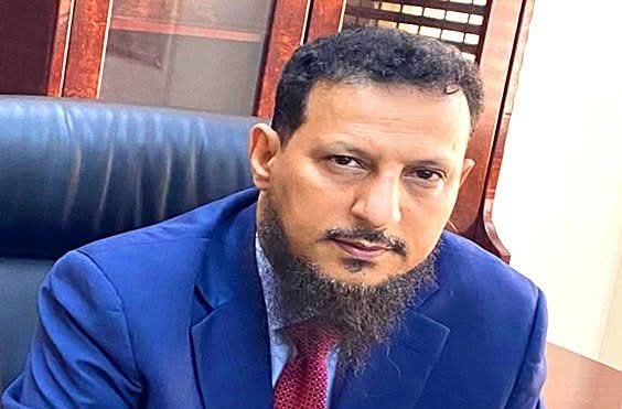 #عاجل
قرار رئاسي بإقالة محافظ محافظة عدن أحمد حامد لملس وإحالته للتحقيق.
وتعيين عبدالرحمن شيخ عبدالرحمن اليافعي وزير دولة محافظا لمحافظة عدن.