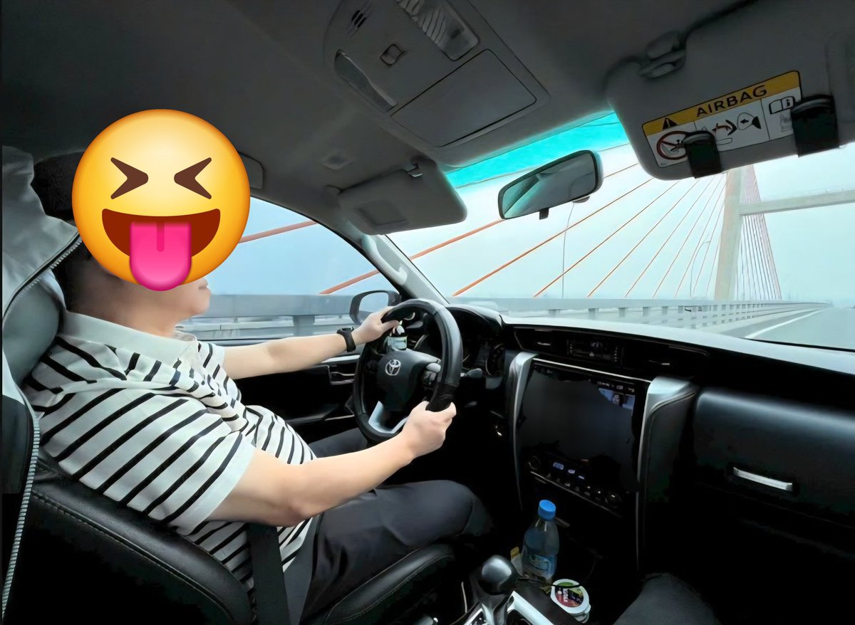 nobi bot hn tweet media