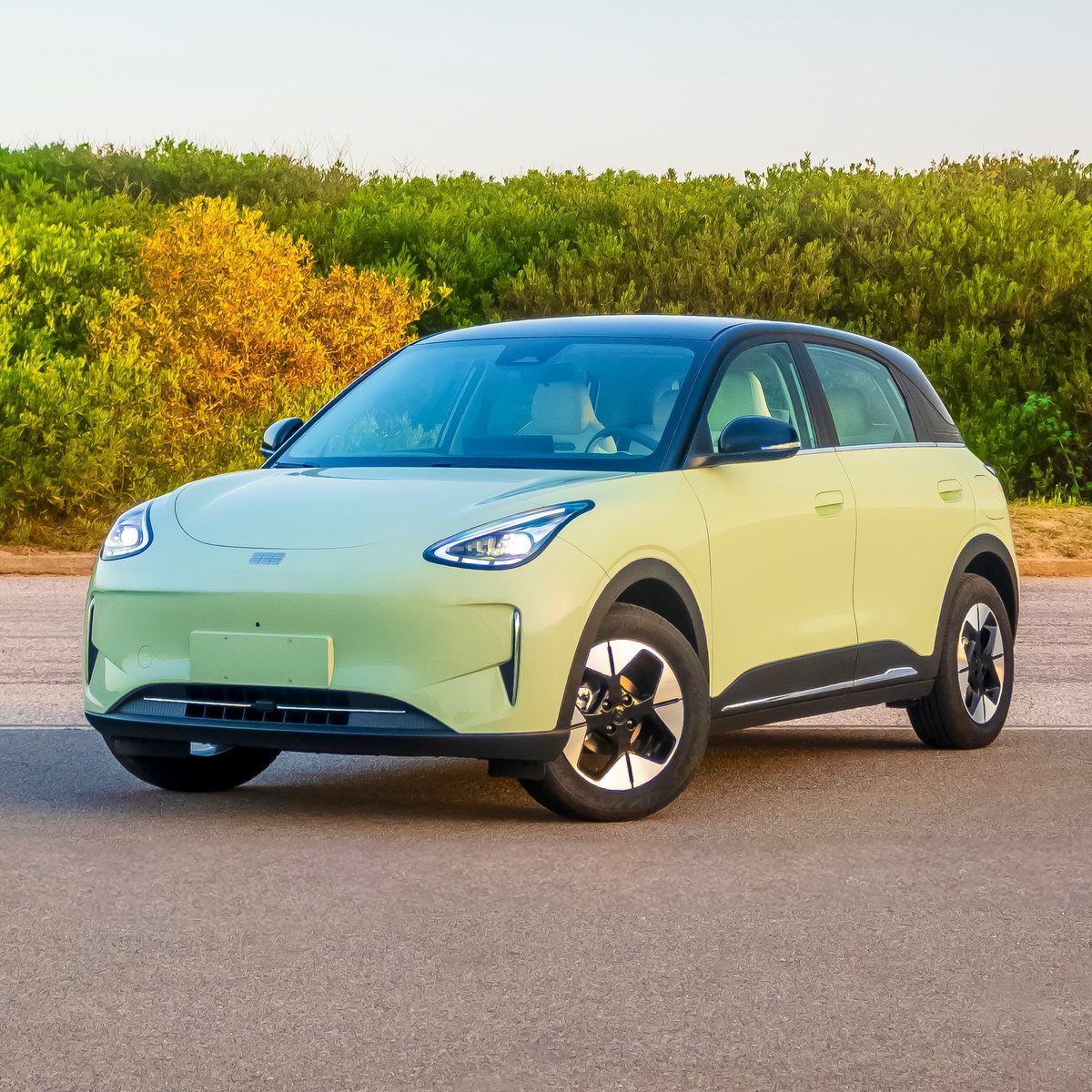 Probamos en anticipo al <a href="/GeelyGroup/">Geely Group</a> EX2 que se presentará oficialmente mañana (8 de enero) en nuestro mercado.

Precios y equipamientos este jueves en @autobloguy y evaluación completa la próxima semana.

#Geely
#GeelyEX2
🇨🇳