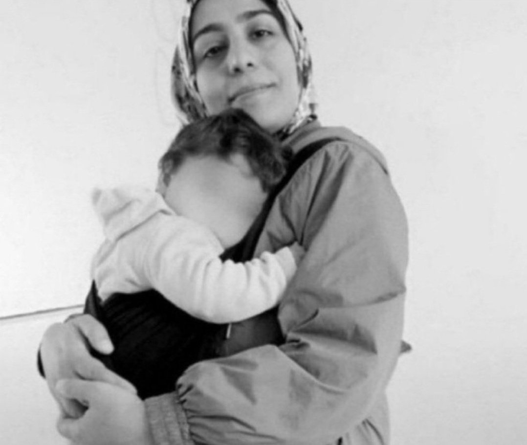 Cezaevi şartlarında ağır
kemoterapi alan bir anne..

Doktorlar,dayanamazsa iki
göğsünün alınabileceğini söylüyor..

<a href="/gulbenergen/">Gülben Ergen</a>

Geç olmadan
FerahOktan AcilTahliye

#FurkanKonferansları Halep Kasımpaşa