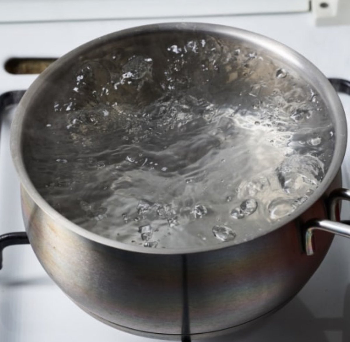 Yıl 2026 Ankara’da su kaynatıp maşrapayla yıkandım bugün