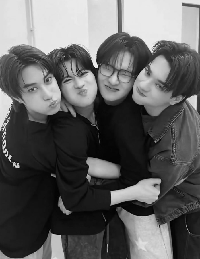 _suprxm8's tweet photo. ไม่เปลี่ยนเลยยย รักก้อนเขมที่สุดในโลก🤍
{ #TleFirstone #KengNaming } https://t.co/g8O5gwGvIz
