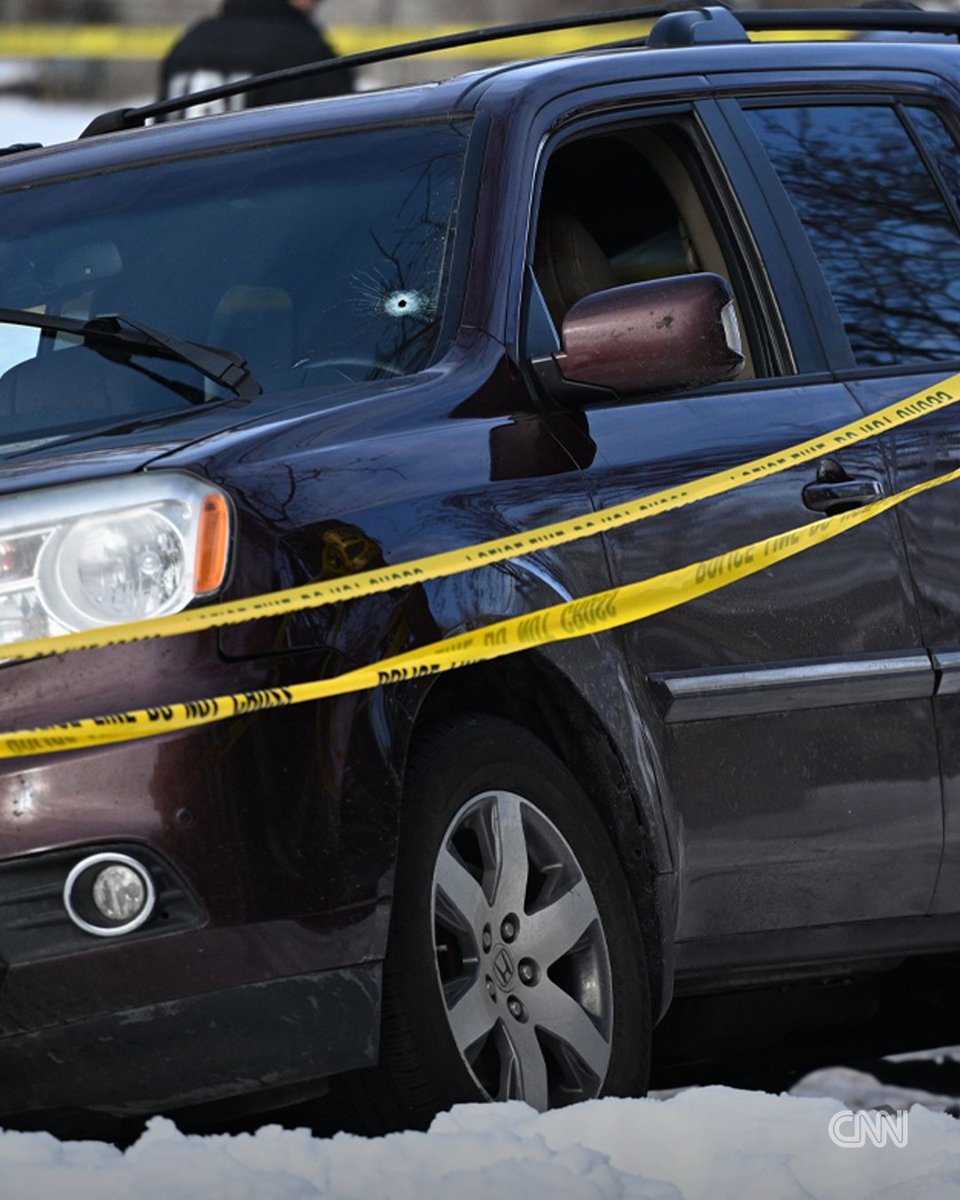 cnnbrk's tweet photo. One person is dead in Minneapolis following a shooting involving ICE, DHS says. It comes after a surge of federal immigration agents in Minnesota. Follow live updates. https://t.co/KpuQktB1TL https://t.co/aZI81HbQdj