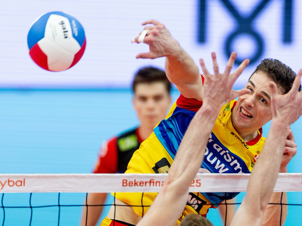LIVESTREAM | Europese volleybalkraker tussen Draisma Dynamo en Olympiacos Piraeus ogld.nl/RL3o