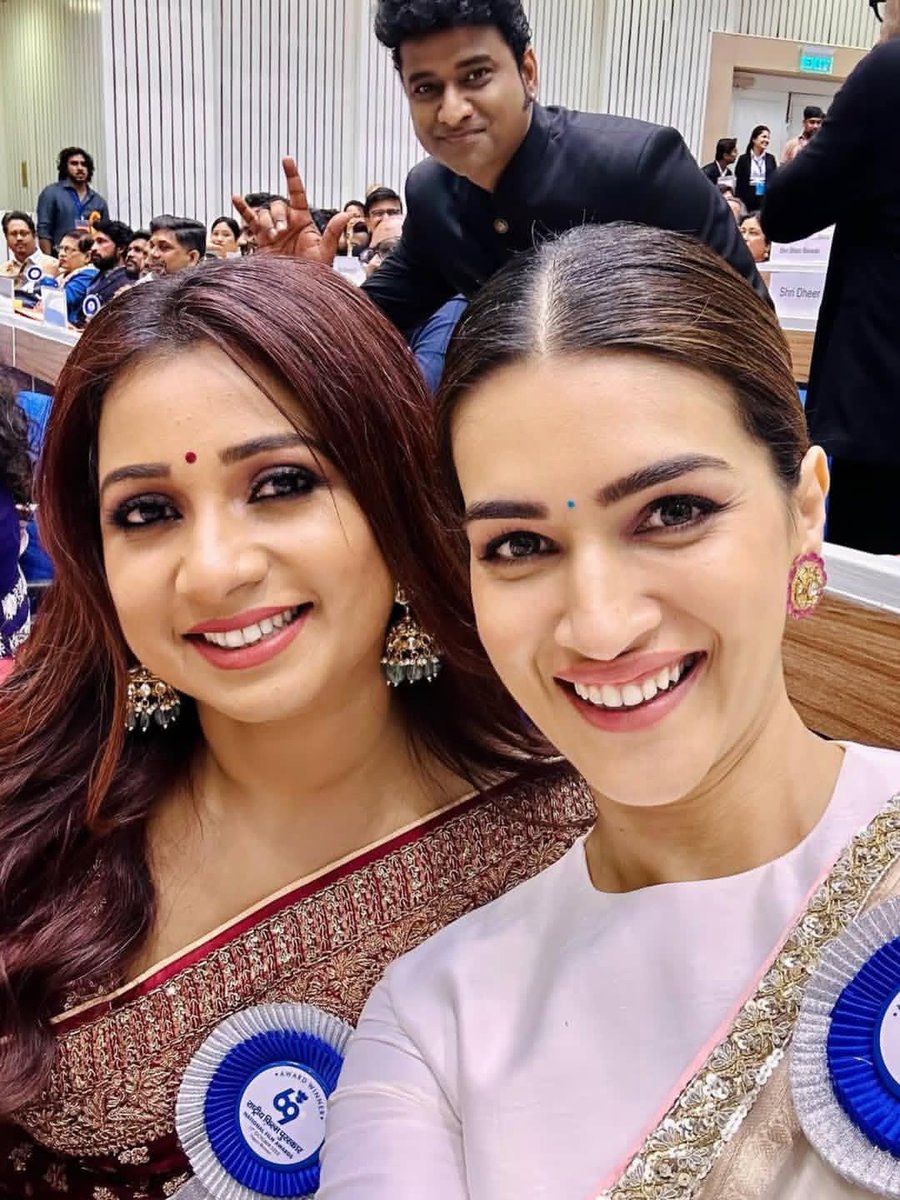 IAmKhabri69's tweet image. Kriti’s photo dump from her special day ♥️

#fg3 #KritiSanon #Bollywood