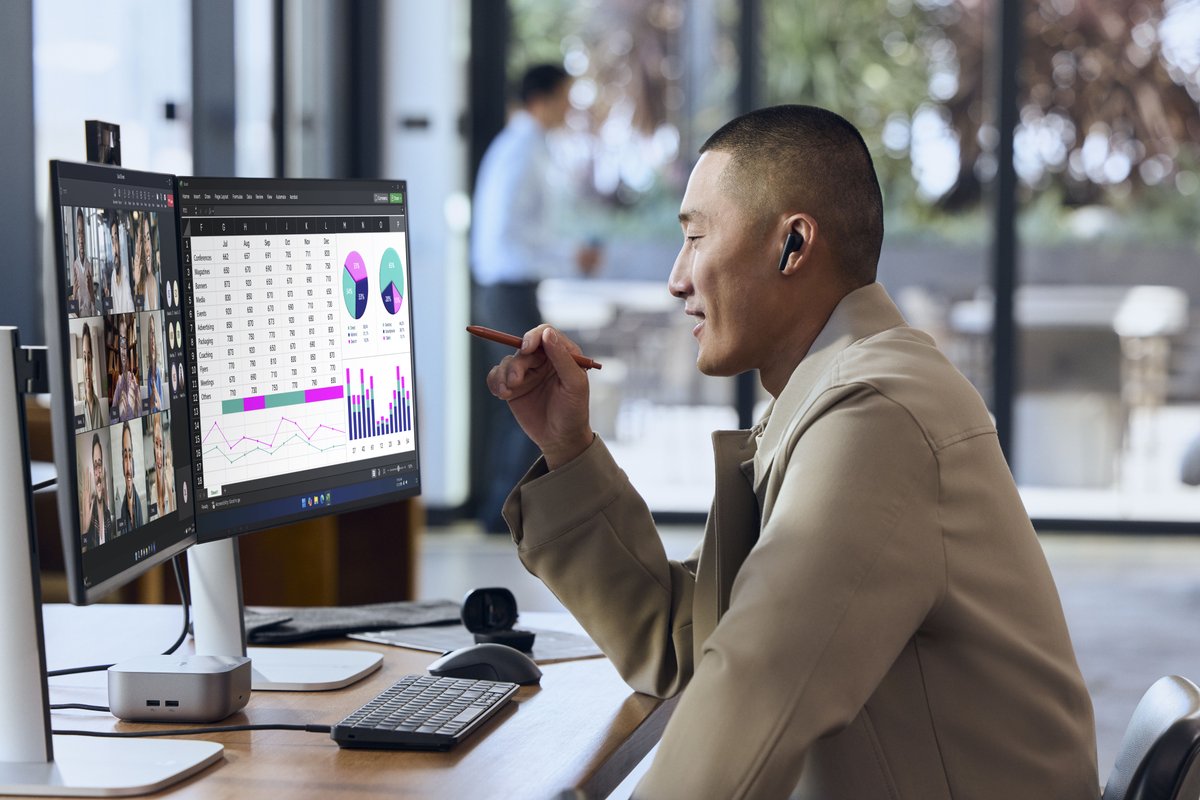 HP's tweet image. 🚀 The Future of Work Starts Here.

This year at CES 2026, we introduced the HP EliteBoard G1a — the world’s first AI PC built into a keyboard.

Ultra-thin. Ultra-mobile. Powered by next-gen AI performance, it transforms any display into a powerhouse workspace.

Pair it with the…