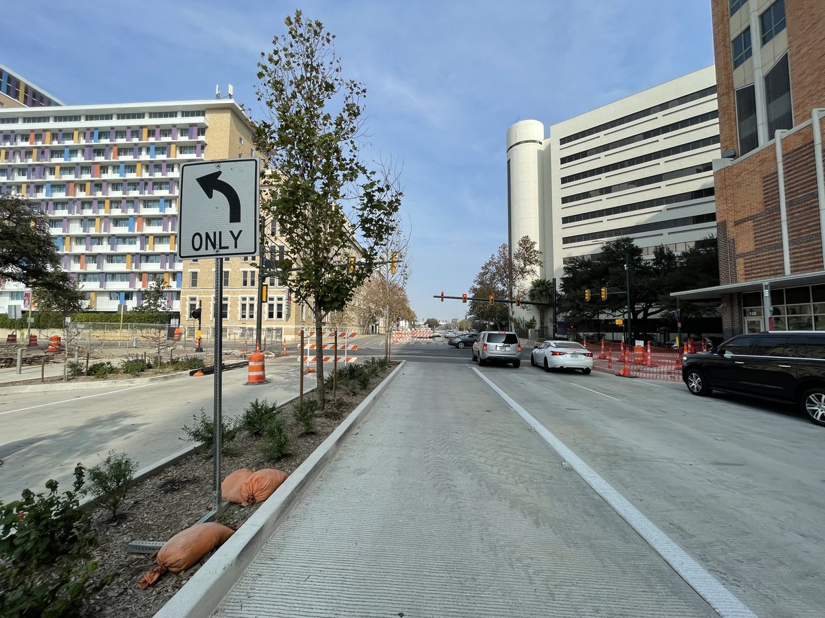 San Antonio Public Works 👷‍♀️👷 tweet media