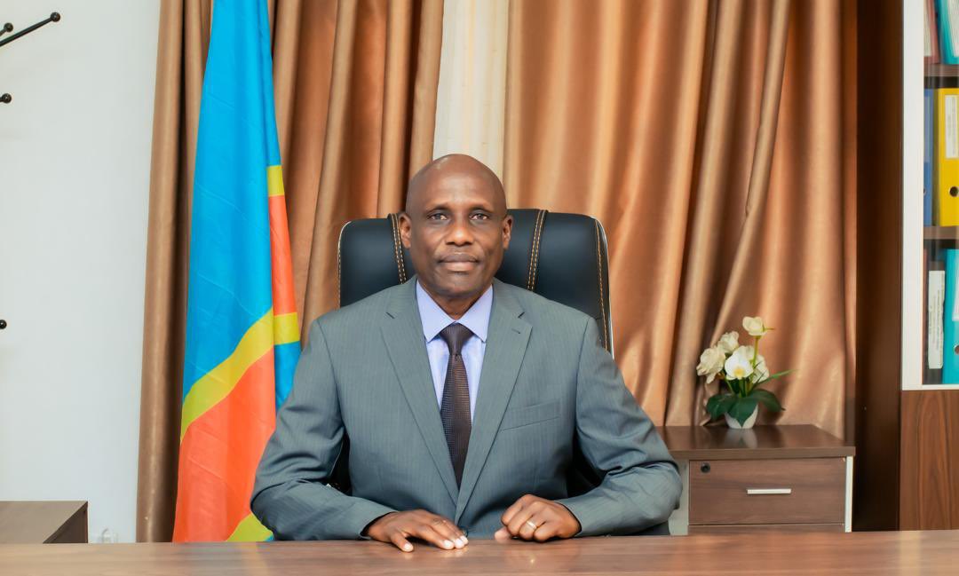 TwirwanehoMoise's tweet image. #Bukavu: Il a été empêché de diriger la commune de Minembwe par Muhindo Nzangi via le parlement, puis par le président Tshisekedi par décret présidentiel. 

Maintenant, il dirige toute la province en tant que vice-gouverneur.

Voilà comment les choses se passent lorsqu'on s'en