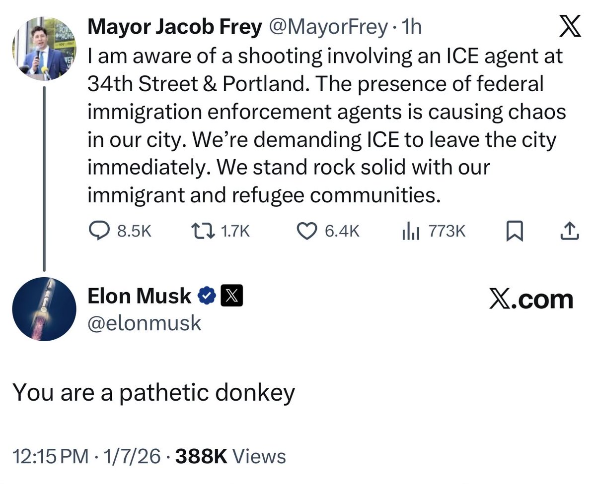 TONYxTWO's tweet image. Never deleting this app 😭😂