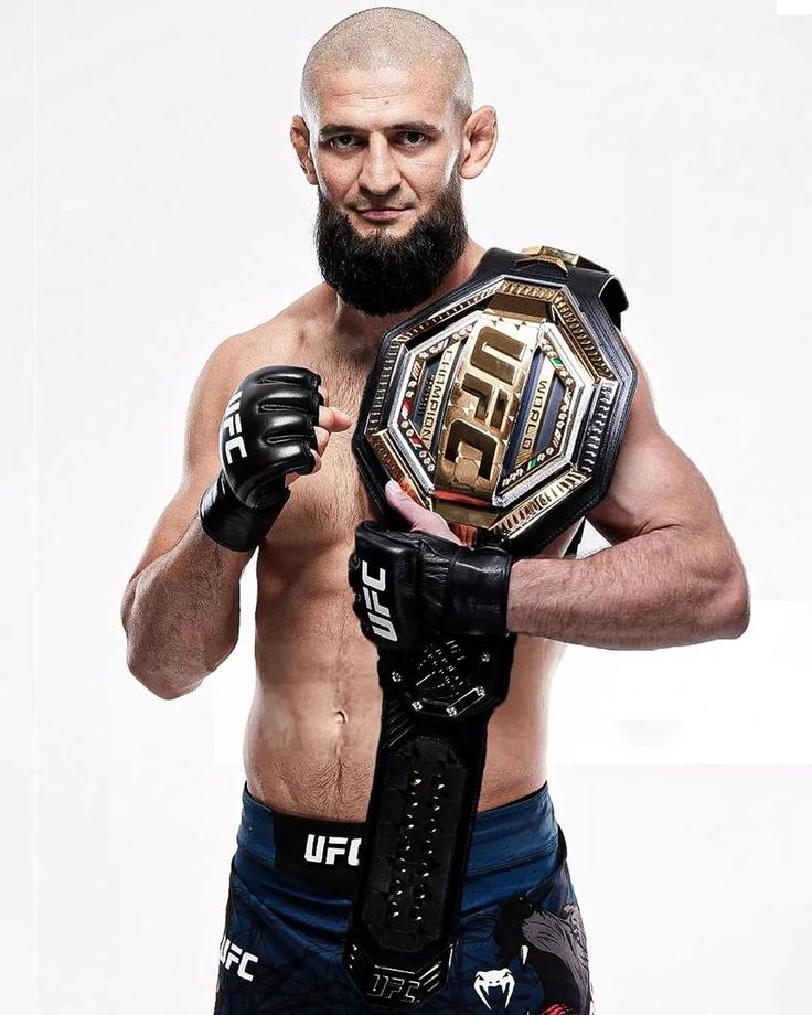 FightFanatic_'s tweet photo. Hot take: UFC champs should be required to defend their belts at least twice a year, unless they’re injured. 💯

#UFC #MMATwitter https://t.co/5MFcBc539h