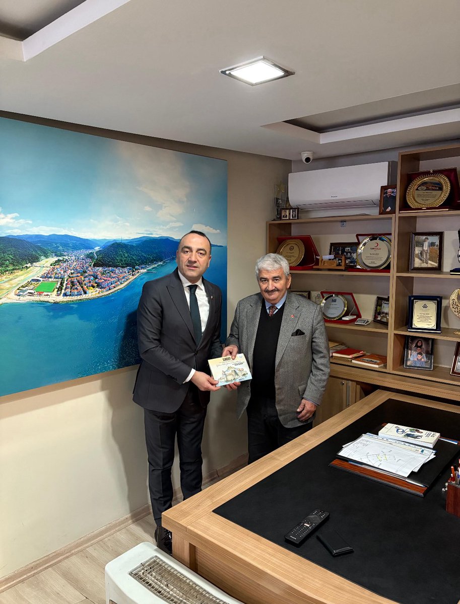 GELECEĞİNE SAHİP ÇIKMAK İSTİYORSAN GENÇLİĞİNE SAHİP ÇIK

Federasyonumuzun kıymetli bağışçısı, değerli iş insanı hemşehrimiz Yaşar Aksoy’u makamında ziyaret ettik.

24 Ocak 2026 Cumartesi günü saat 18.30’da, Küçükçekmece Nikah Sarayı’nda
1000 öğrencimize burs sağlamak amacıyla