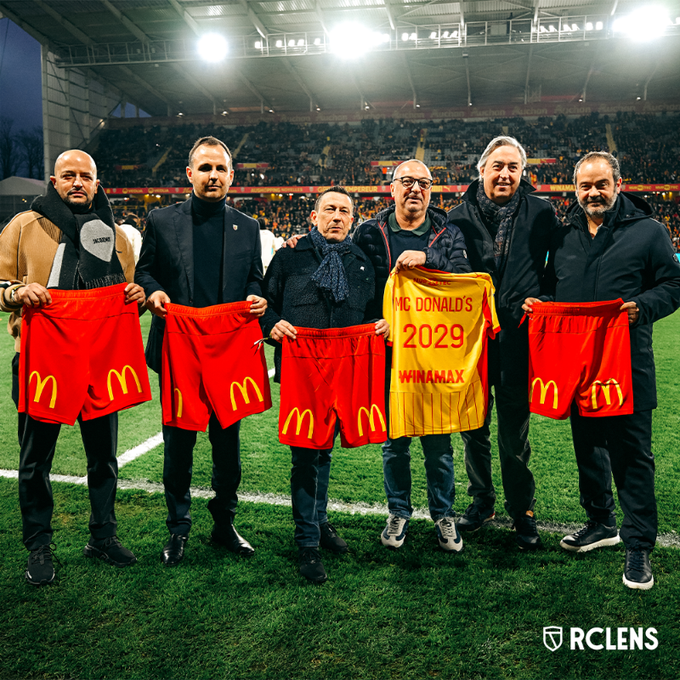 BBT_RCL's tweet photo. Un partenaire toujours au 𝒎𝒆𝒏𝒖 du Racing 🍟 

Leader français de la restauration rapide, @McDonaldsFrance
prolonge en tant que Partenaire Premium jusqu'en 2029 et continuera de s’afficher sur les tenues des équipes premières masculine et féminine du club. 🤝 https://t.co/1gNOke8jUo