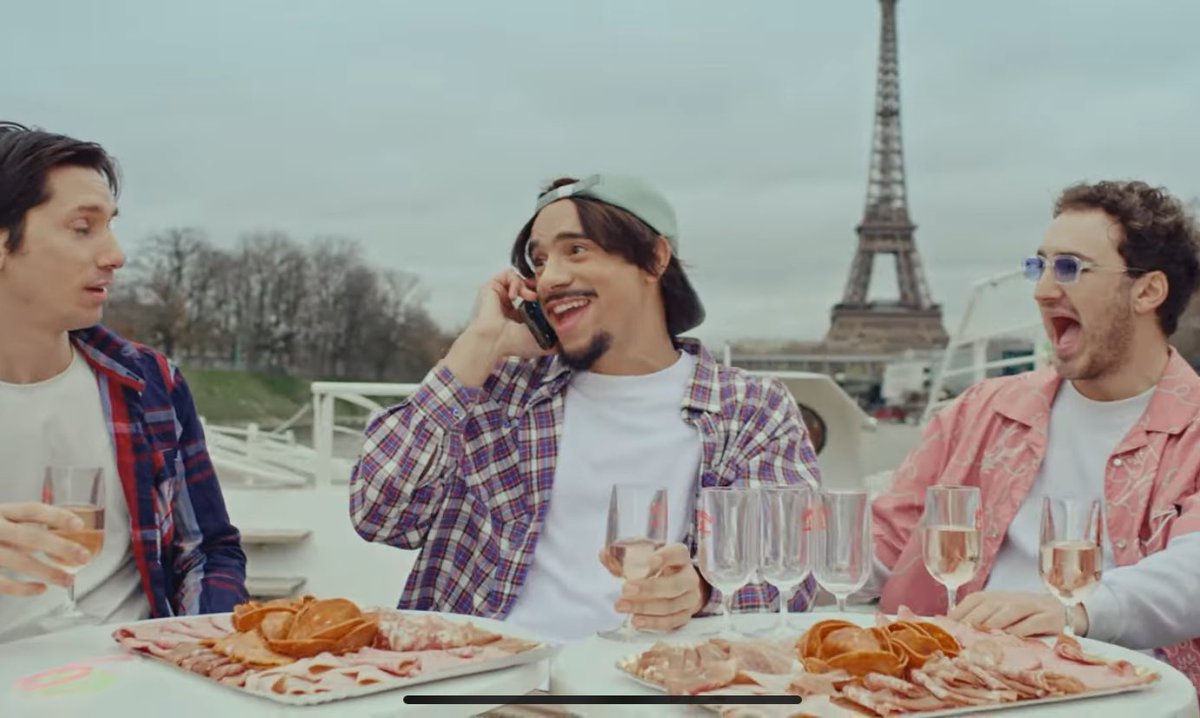 Reflections tweet media