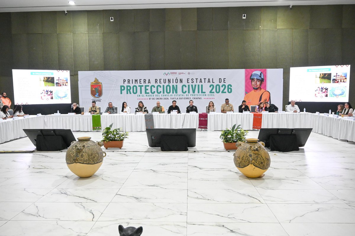 Esta mañana, llevamos a cabo la Primera Reunión de Protección Civil. Es muy importante poner en marcha este Consejo, ya que se aproximan temporadas de frío y de sequía en algunas zonas del estado y, con ello, incrementan los riesgos de incendio. Estamos sumando esfuerzos, en