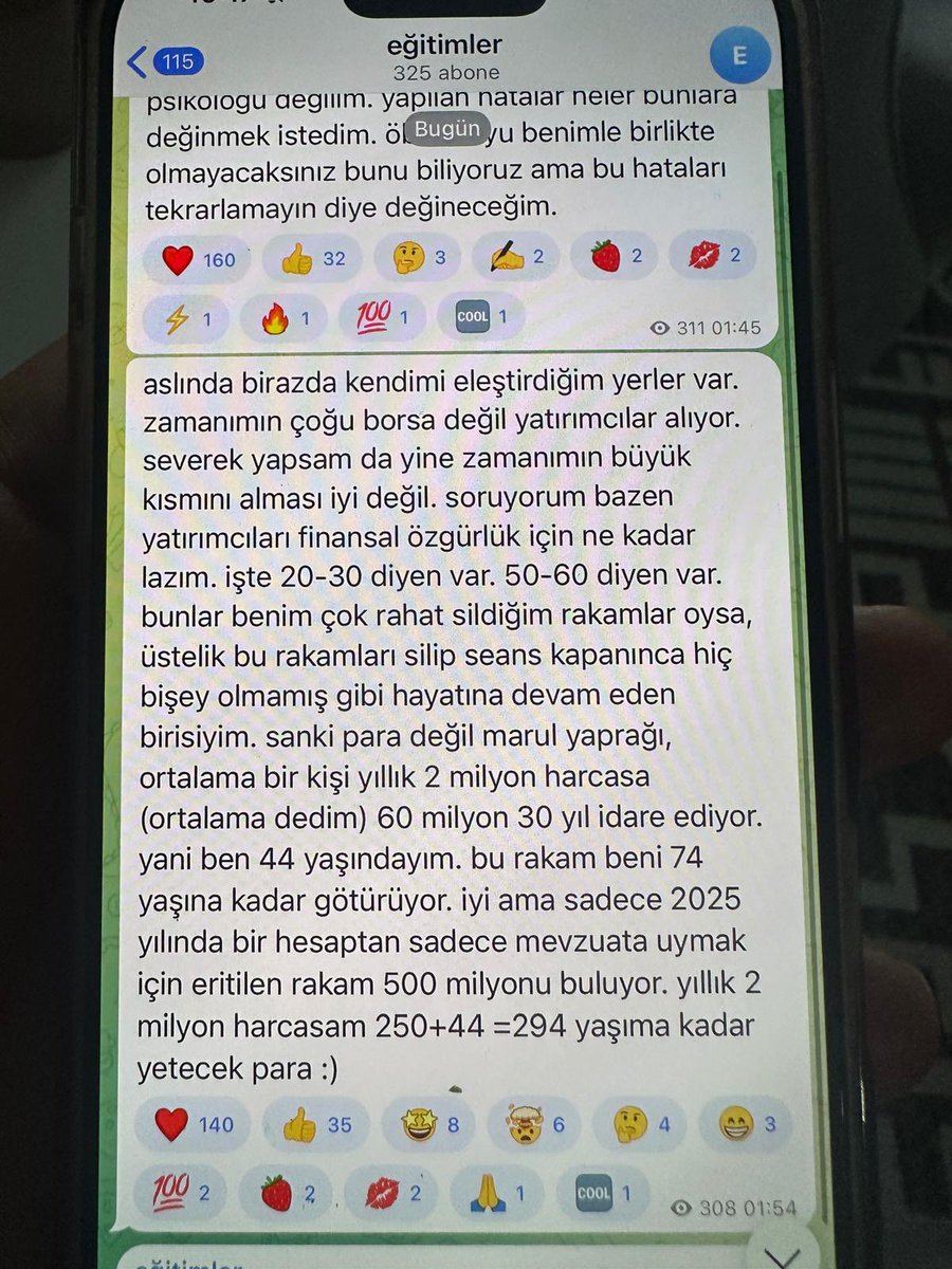#emkel #quagr #gznmi #kontr #bmstl
Ağamız yine iştah kabartıyor. Kitlesinin umudunu kaybetmesini istemiyor ki ellerinde kalanı da çalabilsin. 

Bu adam günde 30 milyon silse ölür. Para için kendini bu hale sokan, dolandırıcılık yapan adam 30 milyon silince bir şey olmamış gibi