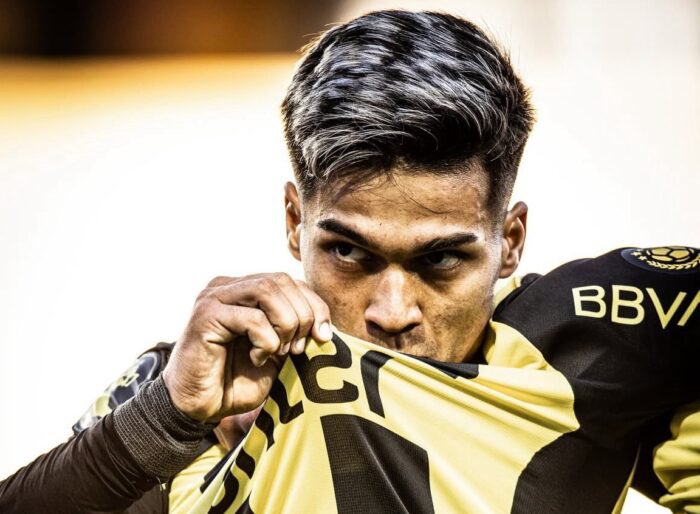 Siempre fue contra todo. Volverá a pasar, así es tu personalidad y así te ganaste el amor de la gente.