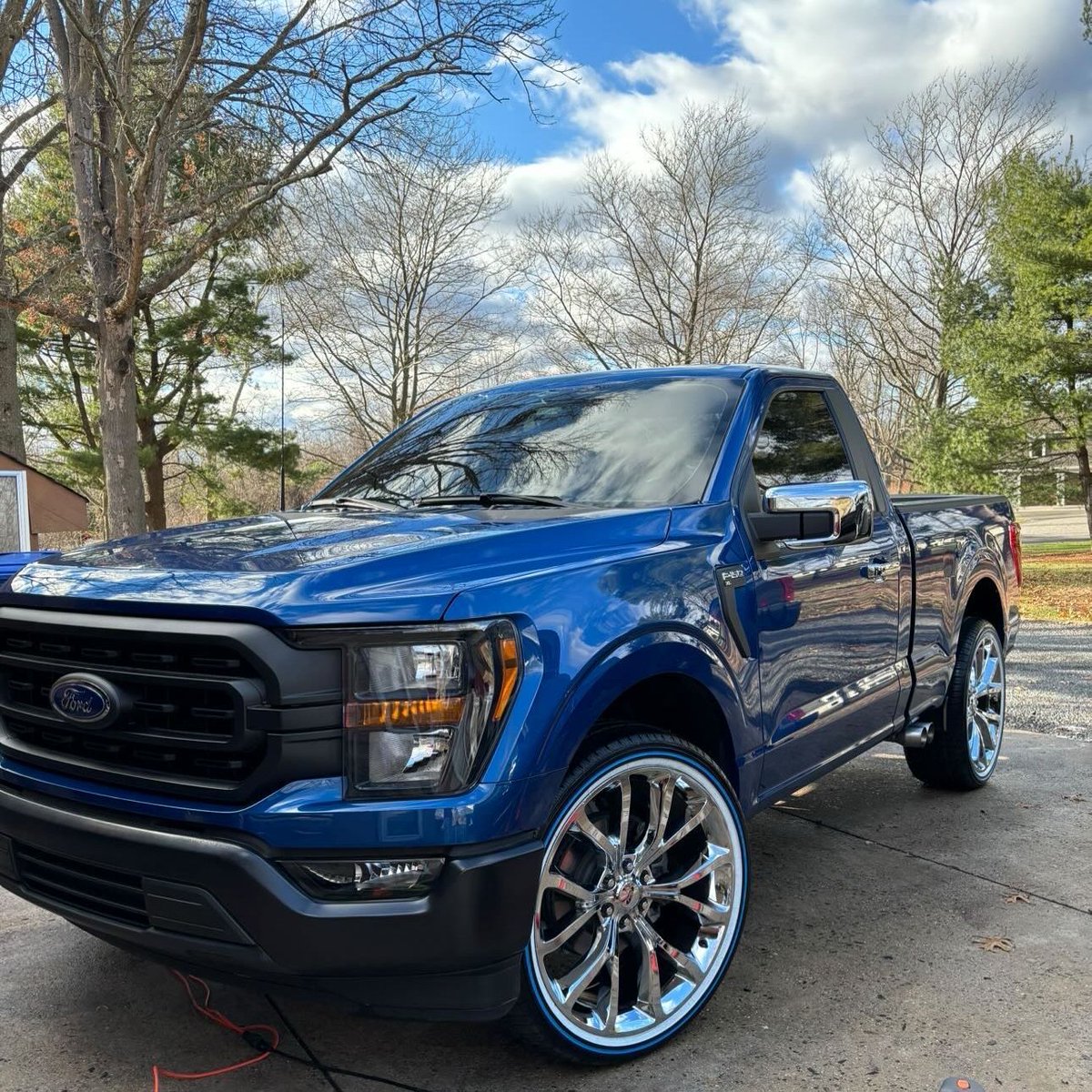 voguetyres's tweet photo. Blue stripe Vogues turning every cruise into a statement.
#VogueTyres #Vogues #Vogue #BlueStripes https://t.co/jhHdTRshH5