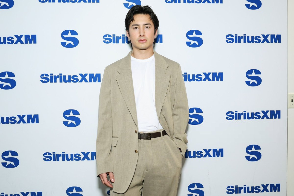 hudsonwupdates's tweet photo. Hudson Williams at SiriusXM in NYC today #2 https://t.co/89hGJyLFiF