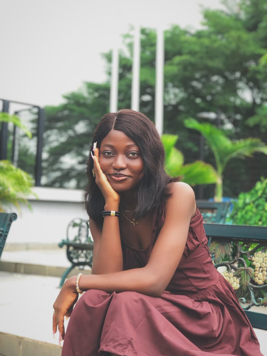 Sharondoesdev's tweet image. Maybe, just maybe I'm getting low views because I haven't made an introduction post
Well, my name is Sharon and I'm an aspiring full-stack web developer. I recently mastered html and css. JS too, though I'm not perfect yet
I just wish to connect and network with fellow developers