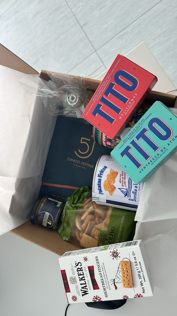 ❗❗ El Parlamento de Canarias celebra la Navidad regalando a los 70 diputados una caja de productos de la Península y Escocia #Política #Canarias

Por Román Delgado (<a href="/gromandelgadog/">Román Delgado</a>) / Álvaro Morales
👉eldiario.es/canariasahora/…