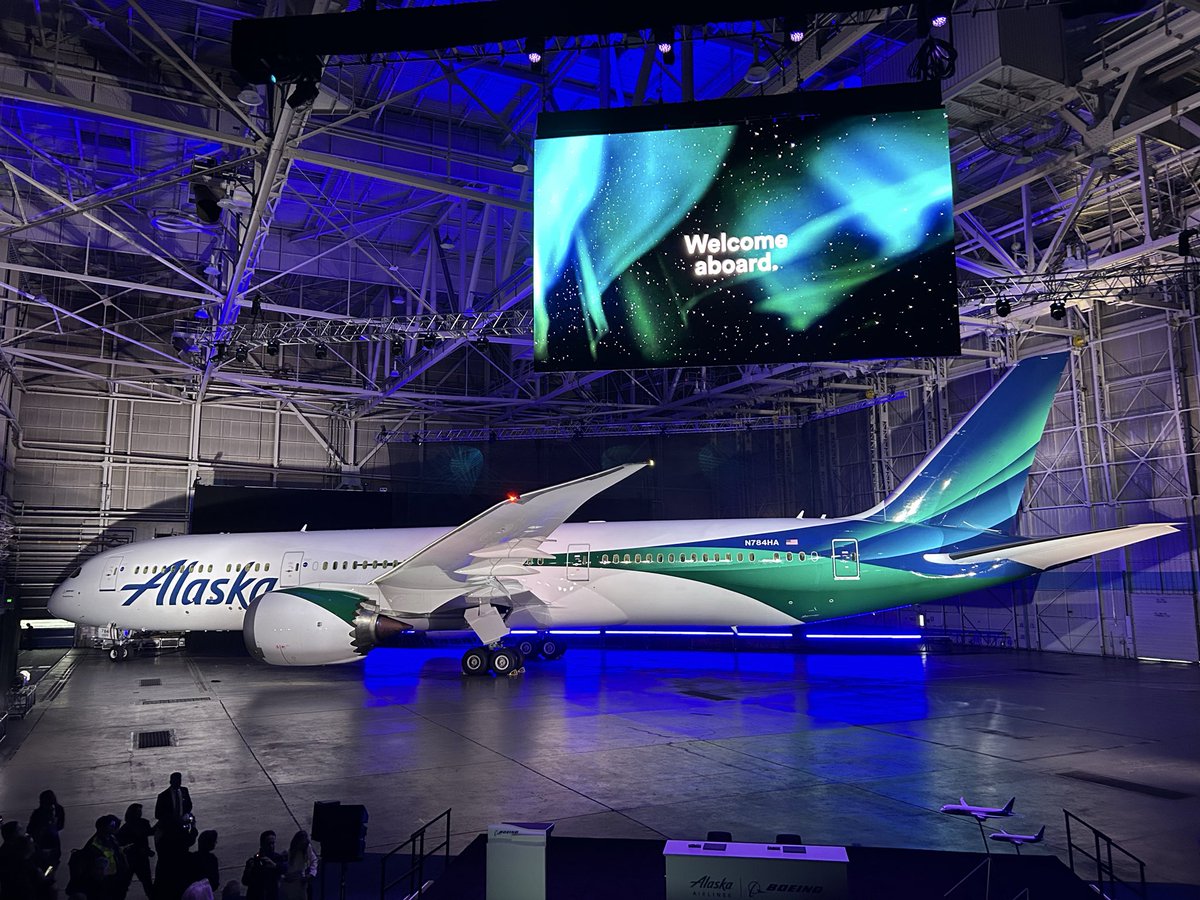 The first look at Alaska Airlines new “global livery” on a Boeing 787