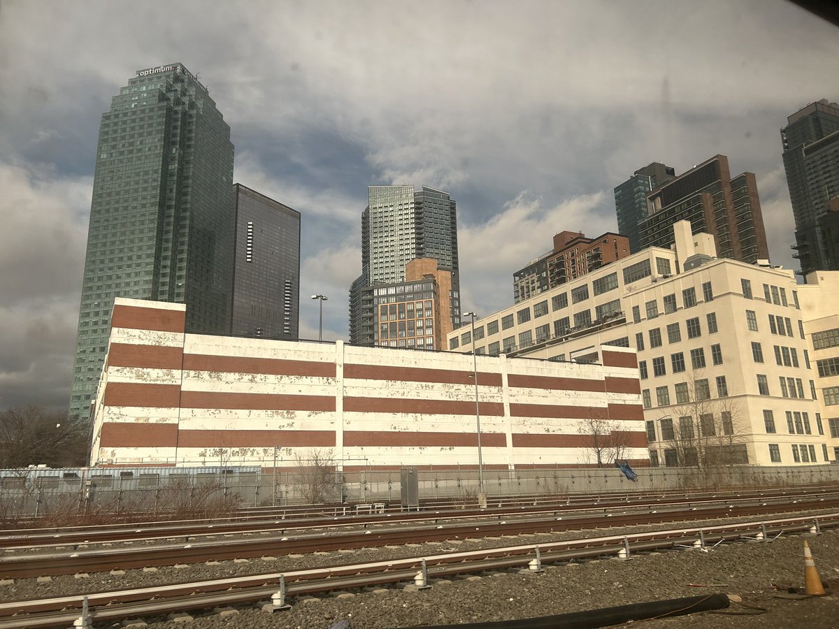 macie (.づ◡﹏◡)づ. tweet media