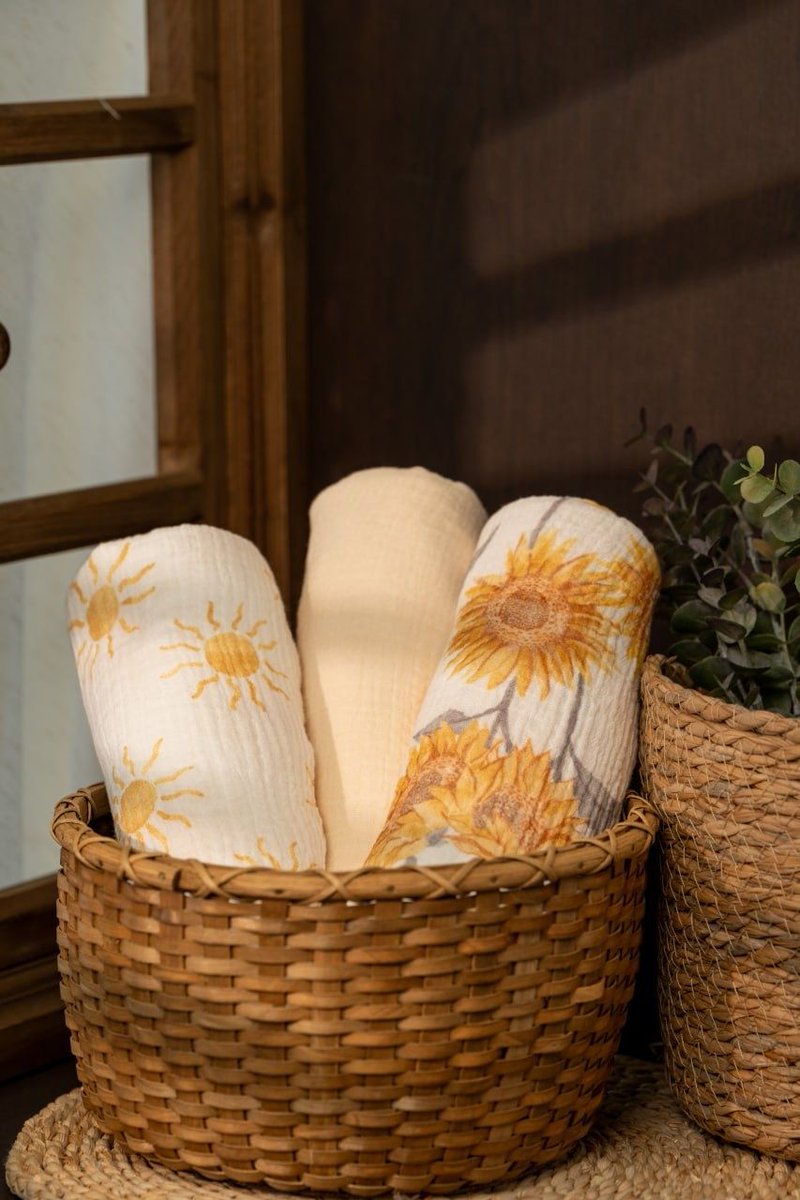 vimvim_baby's tweet photo. Golden hour, every hour. 🌻☀️ Bring the warmth of the sun indoors.

#Gllquenbaby #BabyEssentials #BabyBlanket #BestSellers #CozyVibes https://t.co/2o1Q7w9vHB