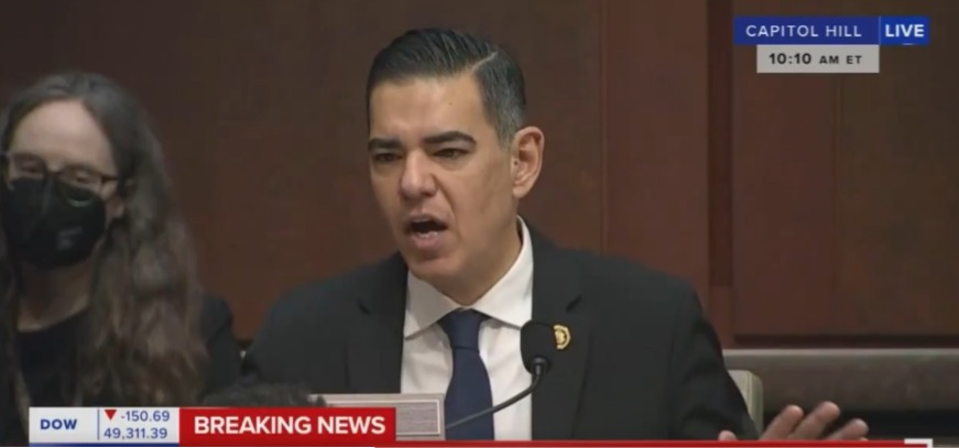 OccupyDemocrats's tweet image. BREAKING: BOOM! Democratic Rep. Robert Garcia publicly puts Trump on blast for his outrageous, criminal corruption in powerful takedown in Congress!

House Republicans held a hearing to address the allegations of fraud in Minnesota in an effort to fan the flames of the baseless…