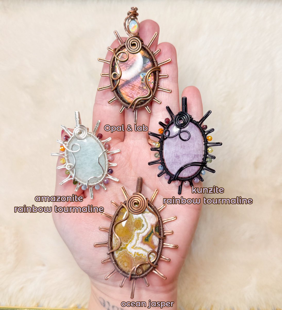 mildhippie's tweet photo. handfuls of mildhippie pendants 🌞🌻 ⋆˙⟡

all on my shop tomorrow 1/08 at 8pm est~ https://t.co/HGADVJTger