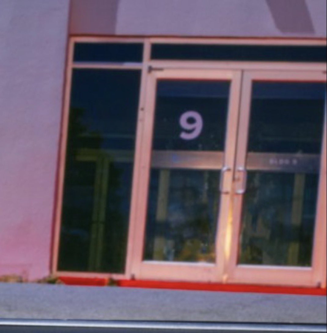 sorcererbyler's tweet photo. "begins" it is wrote down in the newspaper as a title.

steve's baseball bat still on his car's trunk and the bat has NOT been used (steve played BASKETBALL)

the 9 on the door. there's a 9 on the GATE.

#conformitygate https://t.co/fdM8sZ9Bze