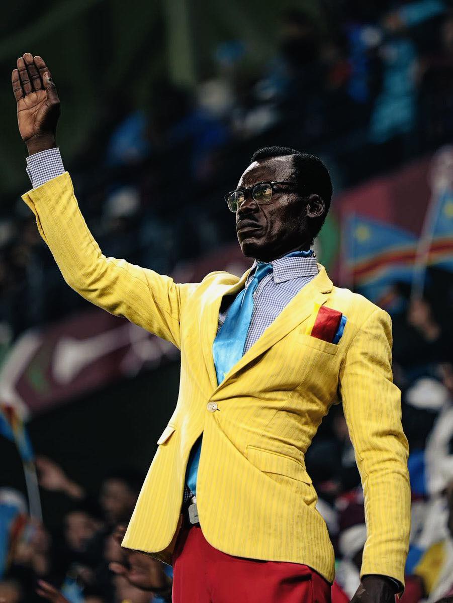 🚨 𝗧𝗛𝗘 𝗕𝗘𝗔𝗨𝗧𝗜𝗙𝗨𝗟 𝗚𝗔𝗠𝗘! The Algerian Football Federation decided to invite Michel Nkuka Mboladinga for a meeting following DR Congo’s elimination from AFCON. 😍🇩🇿🇨🇩

He was invited to the hotel in Rabat where the Algeria squad is staying, to meet the players — who