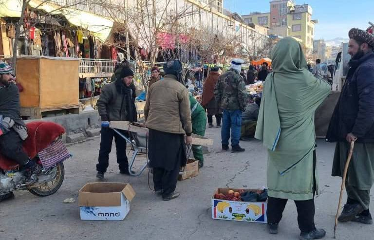 8AM_Media's tweet image. Sources: Taliban Municipality in Ghor Confiscates Street Vendors’ Carts 

Read more: 8am.media/eng/sources-ta… 

#Afghanistan #Taliban #Vendors #8am_media