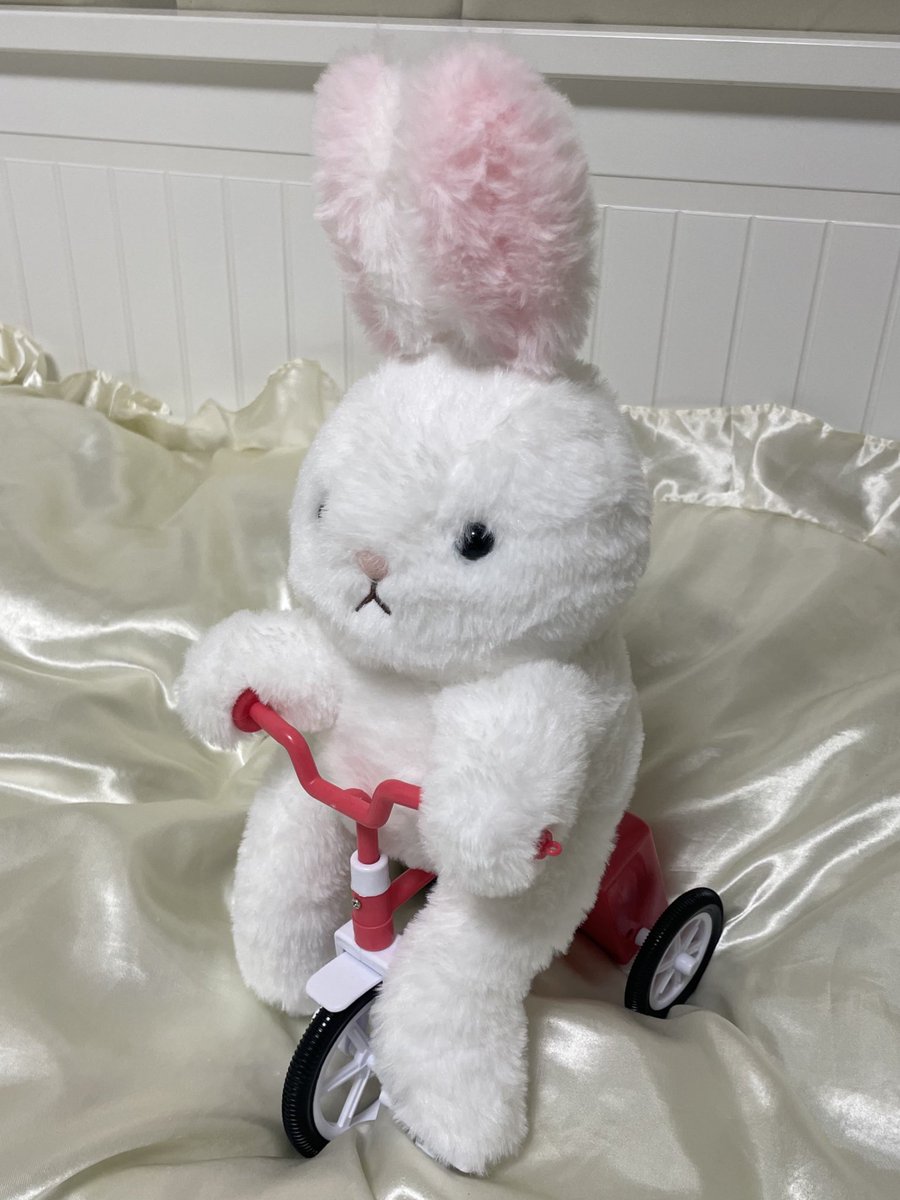 ねむい tweet media