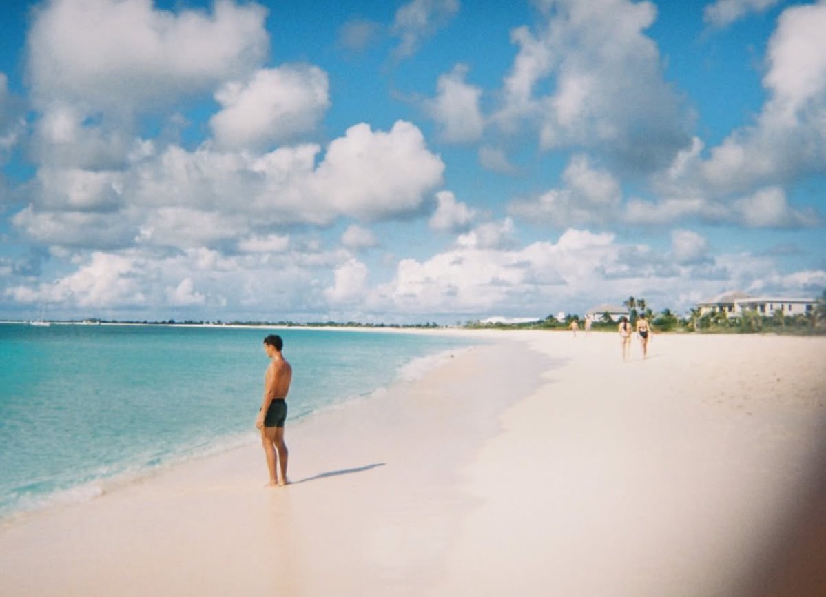 InfoLN4's tweet image. Registro do Lando durante suas férias no Caribe! 🌊