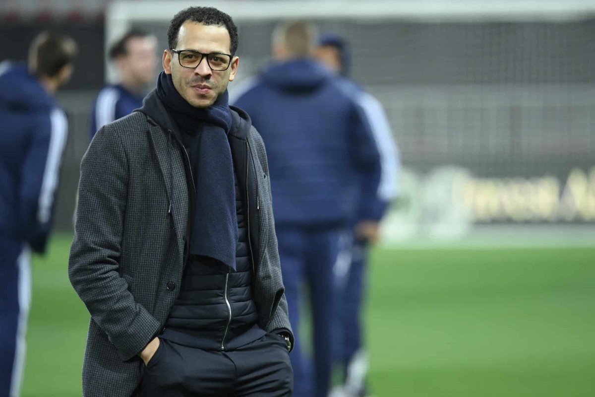 NacionFPC's tweet photo. #Chelsea anuncia su nuevo manager Liam Rosenior, el técnico ingles llega tras rescindir su contrato con el Strasbourg de Francia y ya esta en Inglaterra para dirigir a los 'blues', firma hasta el año 2032 con el conjunto de Londres. https://t.co/0ZihrPsTZN