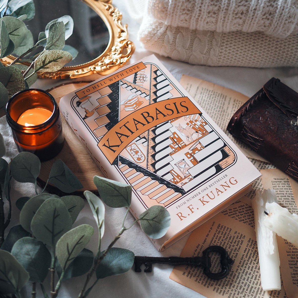 Readerofrivende's tweet image. What are your favourite Dark Academia reads?

My book review of Katabasis by R.F. Kaung is now up on my booksta!

#darkacademiabooks #katabasis #harpervoyager #bookstagramuk #bookreview

 instagram.com/p/DTN_uOMCDGq/…