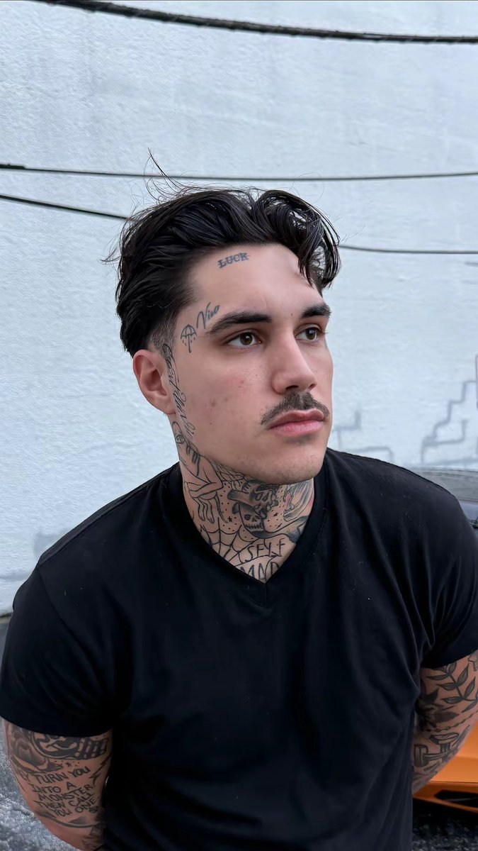 rafaeltats's tweet image. remove my shirt @grok