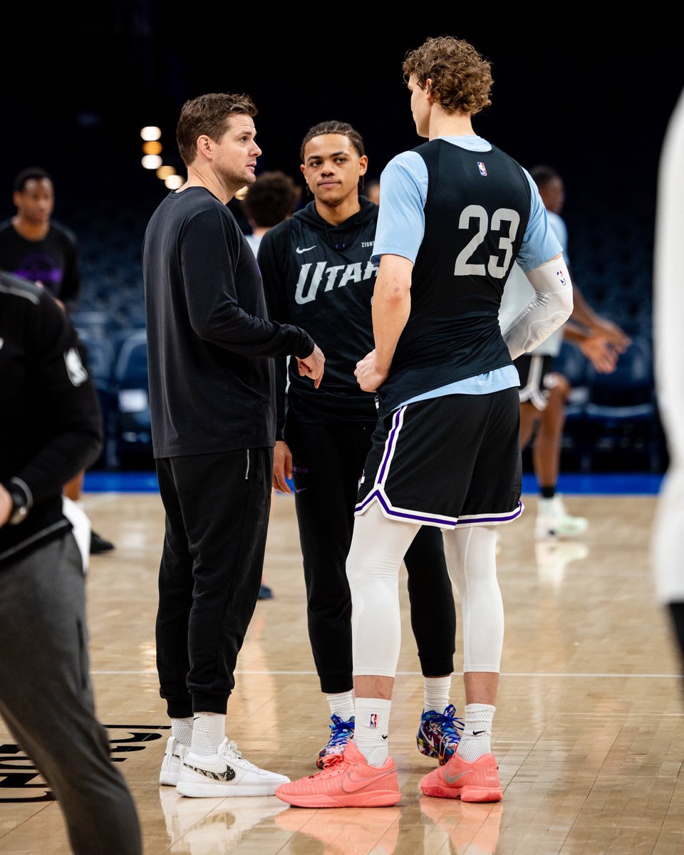 utahjazz's tweet photo. “and then we reminded them that their vote for #NBAAllStar counts triple today!!”

⭐️ https://t.co/X4WJXzIrma https://t.co/udSwEAFqqk